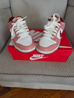 W Nike Dunk Low Size 9
