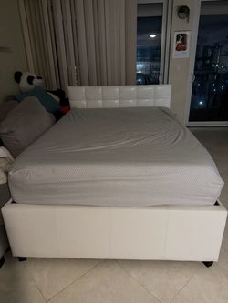 Full size bed