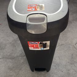 Trash Can 