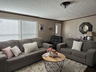 🔥 Clean 3-Piece Living Room Set – Sofa, Loveseat & Recliner 🔥
