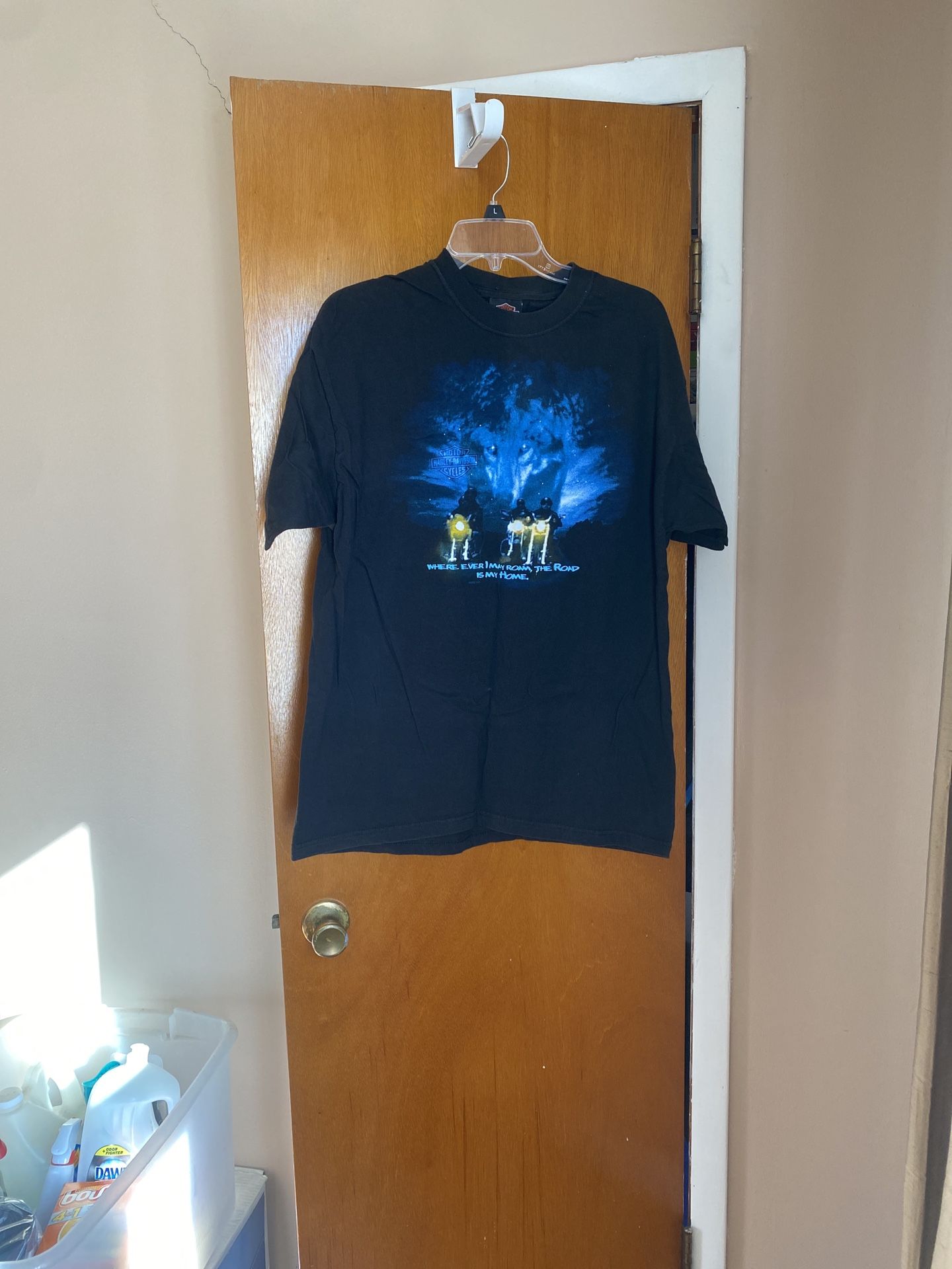 Vintage (2002) Harley Davidson Black Tee With Blue Wolf Graphic