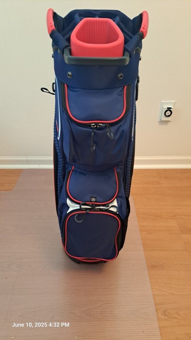 "NEW" GOLF BAG