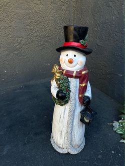 Christmas Snowman Figurine with Lantern and Wreath
