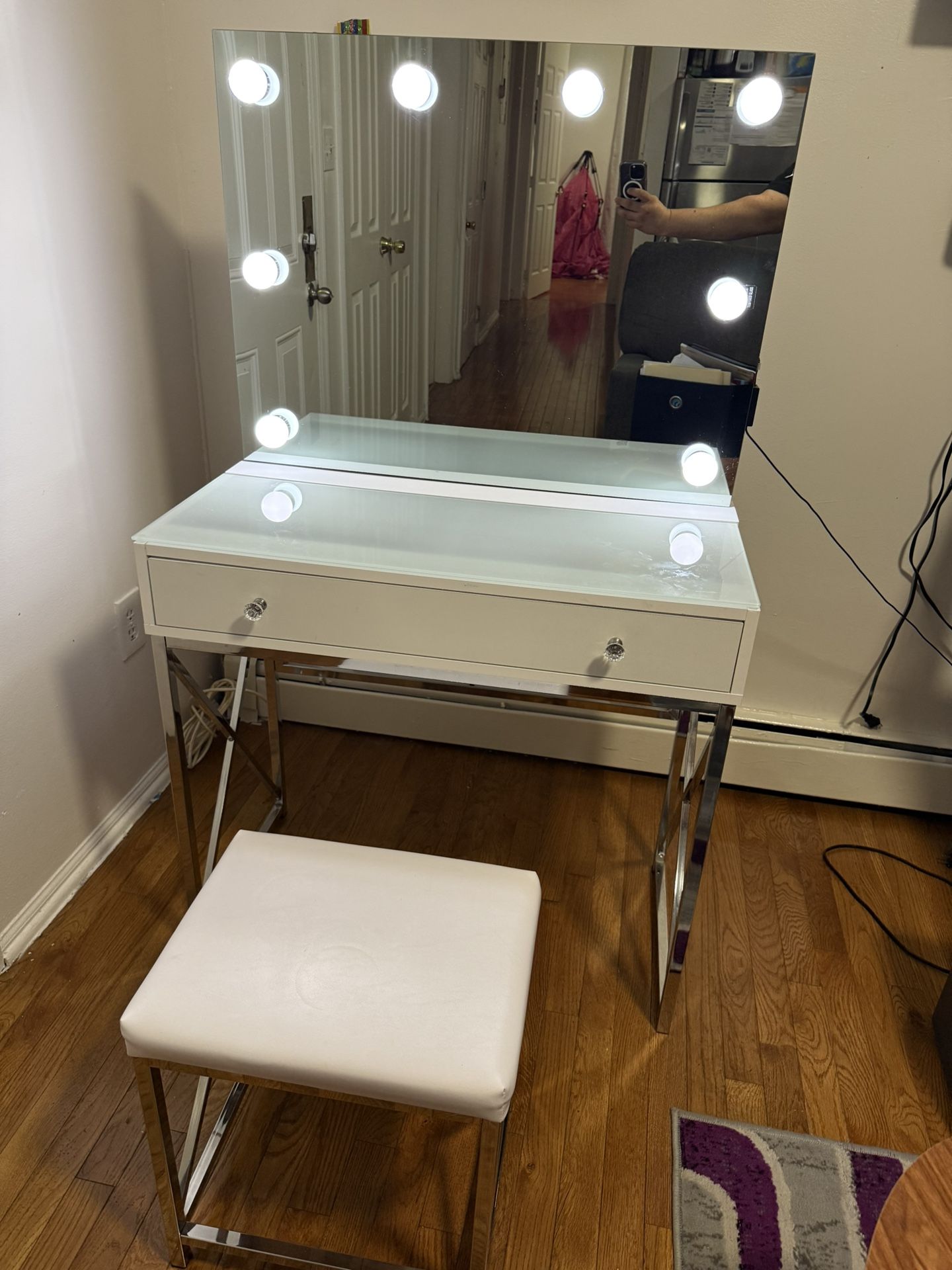 LED Light Up Beauty Desk