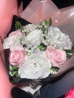 Artificial flower bouquet