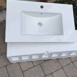 FINE FIXTURES BATHROOM VANITY SINK 30" X 18" WHITE
