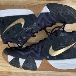 Nike (Kyrie)