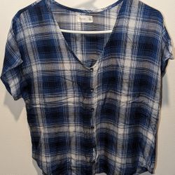 Maurices Short-Sleeve Shirt