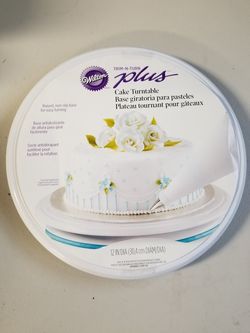 Wilton cake turn table