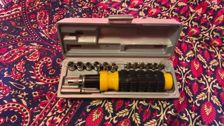 Screwdriver & Socket Hand Tool Set