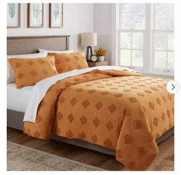 Full/Queen Extra Long Tufted Diamond Crinkle Duvet Cover and Sham Set Dark Gold - Threshold: Polyester, OEKO-TEX Certified MSRP $69, our price $39