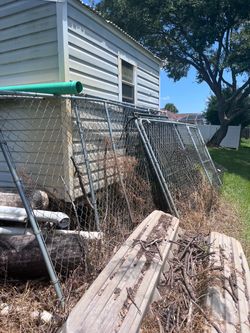 2 dog kennels