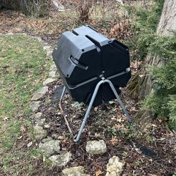 Tumbling Compost Bin