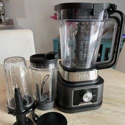 Ninja Blender & Accessories 