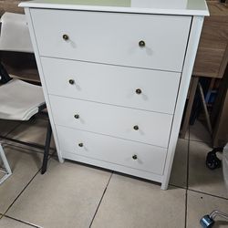 4-Drawer Dresser