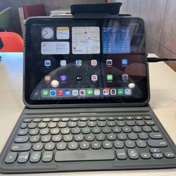 Apple 11 Tablet, Keyboard, Charging Cord And Pen With Screen Cover