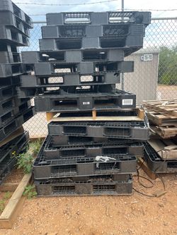 48x40 solid plastic pallets