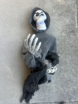 Halloween Decorations Skull Gauze Ghost - Halloween Decor Scary Hanging Decorations for Outdoor/indoor , Haunted House, Party,