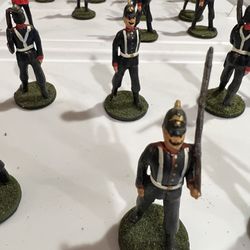 48 Hand Painted Canadian War Figures