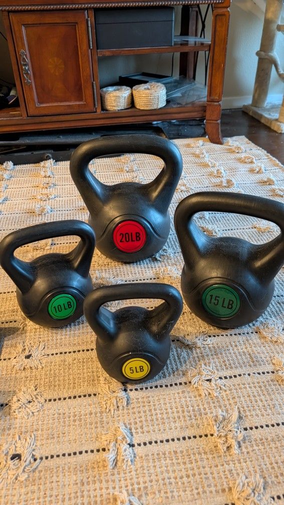 Plastic Kettle Bells (5-20lb Set)