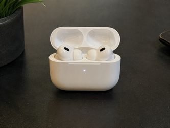 Apple AirPods Pro 3 with Charging Case
