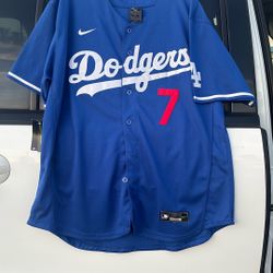 Dogers. Size. L Xl 3x 2 X