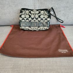 Coach Signature Cloth Wristlet Purse