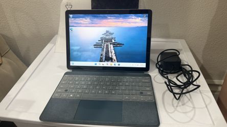 Microsoft Surface Go 3 GREAT CONDITION with attachable Keyboard and Charger