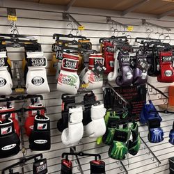 Cleto Reyes 16oz Gloves (new)
