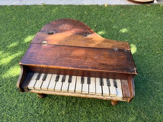 Toy piano