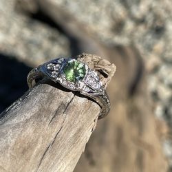 Diamond And Green Sapphire Ring