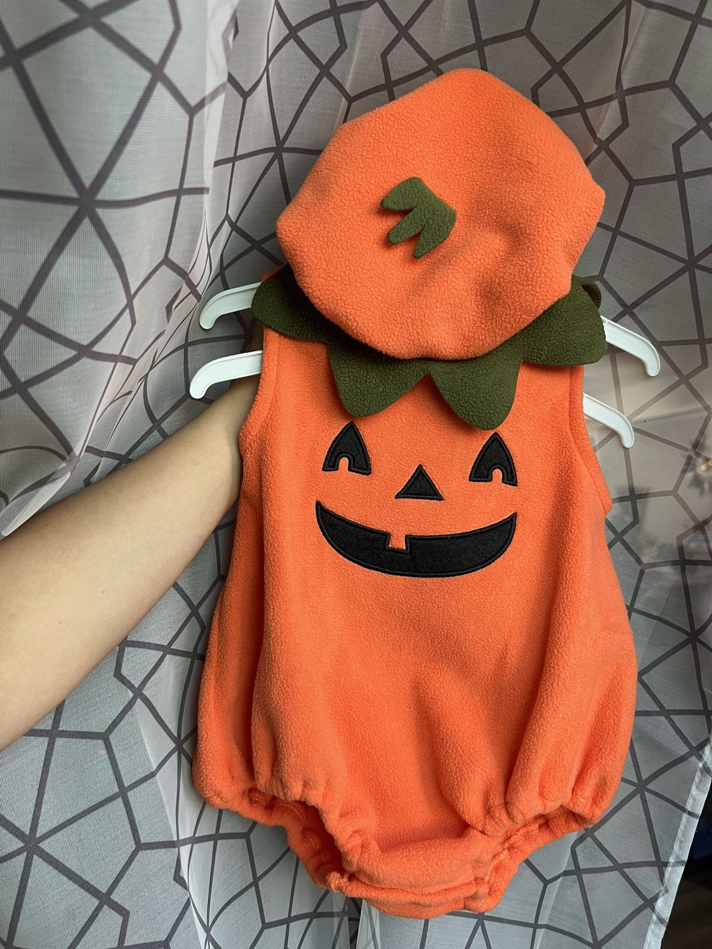 Baby Pumpkin - 9-12months 