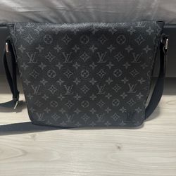 luis vuitton messenger bag 