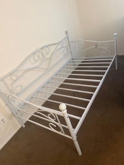 White Metal Daybed Frame Twin