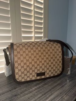 Gucci messenger bag