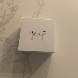 apple AirPods pro (1st generation)