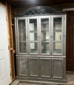 Chinera o china cabinet
