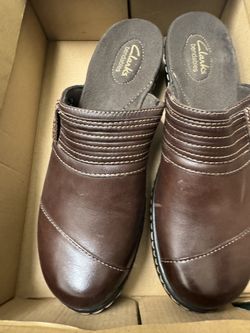 Women’s Medium Clark Slip On Shoes Size 9 
