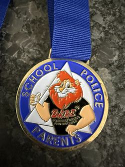 Vintage Dare medal 