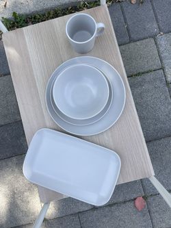 Dinnerware And Coffee Cups 