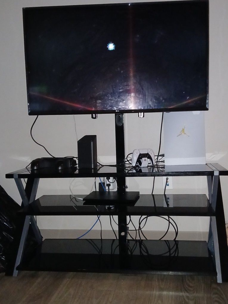 TV With TV STAND!