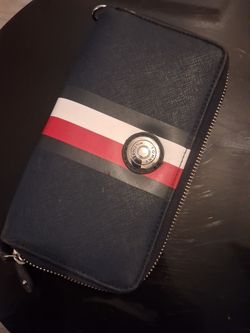 Tommy Hilfiger Zip-Around Wallet