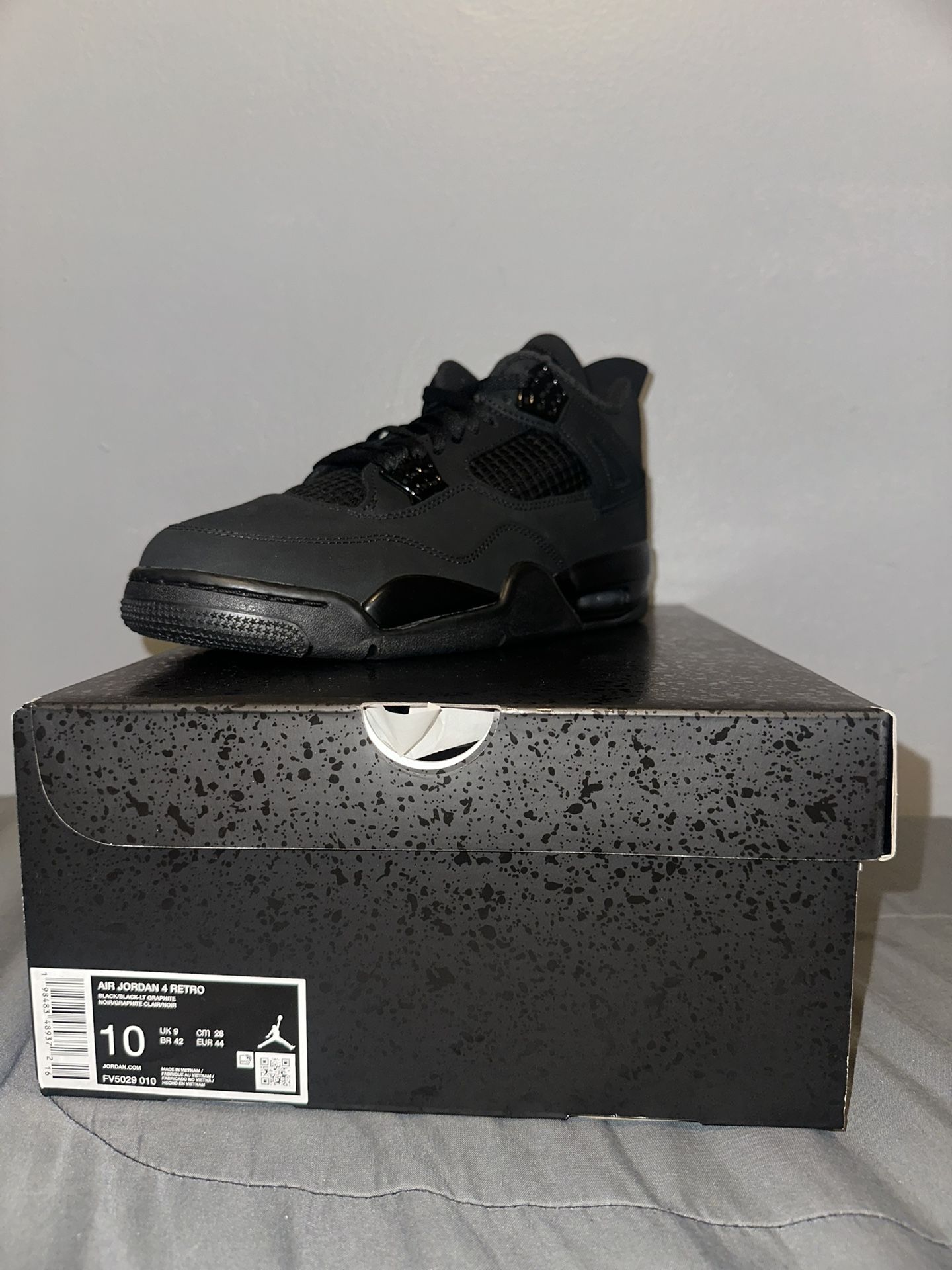 Jordan 4 Black Cat 4s Size 10