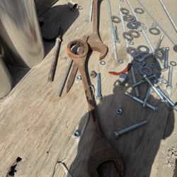 Wrench 