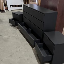 8- DRAWERS DRESSER AND TWO NIGHSTANDS  