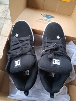 DC men's shoes size 13 brand new
