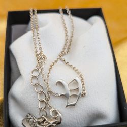 925 Sterling Silver Initial Letter V Necklace