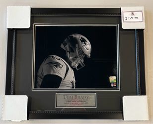 Tom Brady New England Patriots Spotlight 11x14 Photo Framed To 18x22