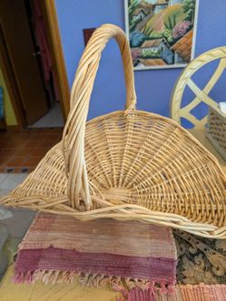 Vintage Wicker Gathering Basket with Handle