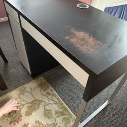 Free IKEA Desk 